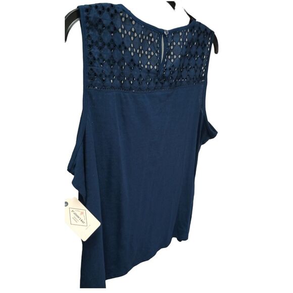 St. John’s Bay Women’s sleeveless t-shirt Sz XLarge Round Neck Blouse Blue New - Picture 2 of 5